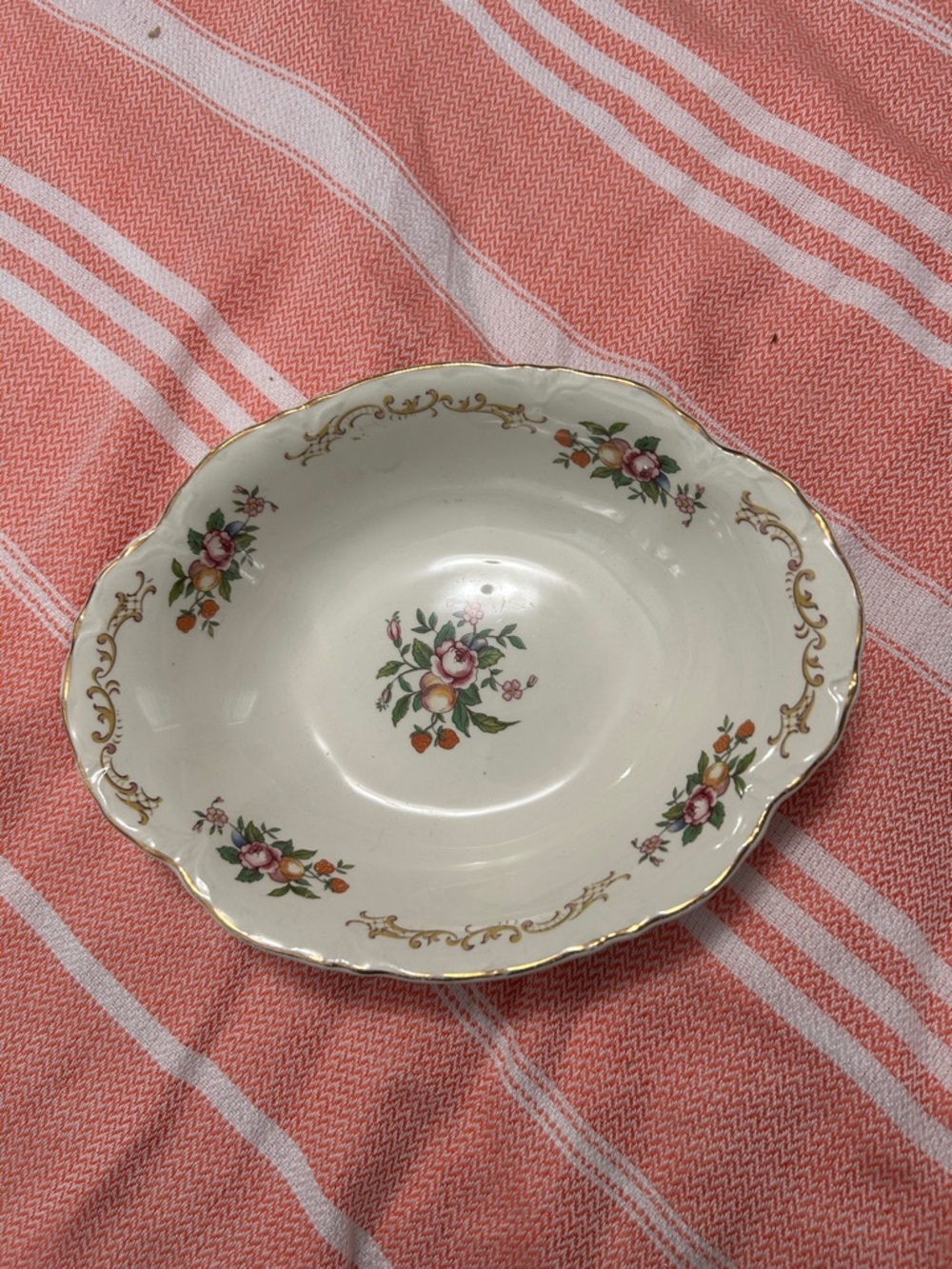 Homer Laughlin Virginia Rose oval vegetable porcelain serving bowl scalloped